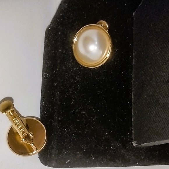 Vintage Napier Pearl Screw Back Earrings - 2 Sets - Picture 7 of 7